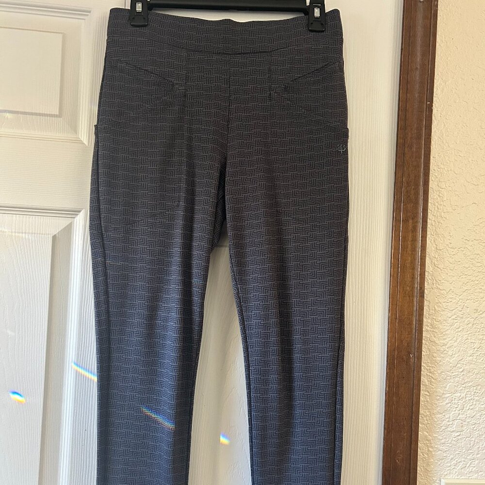 BETA Brand - very nice gray patterned yoga style work pants with lots of pockets